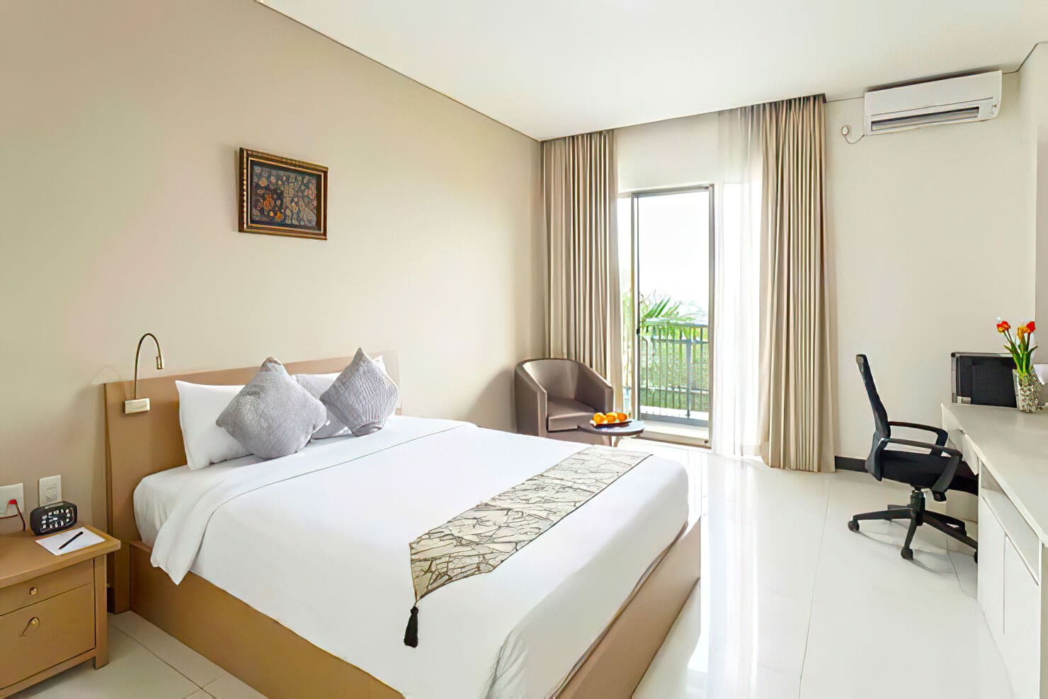 Le Premier Hotel Kota Deltamas - Single Bed
