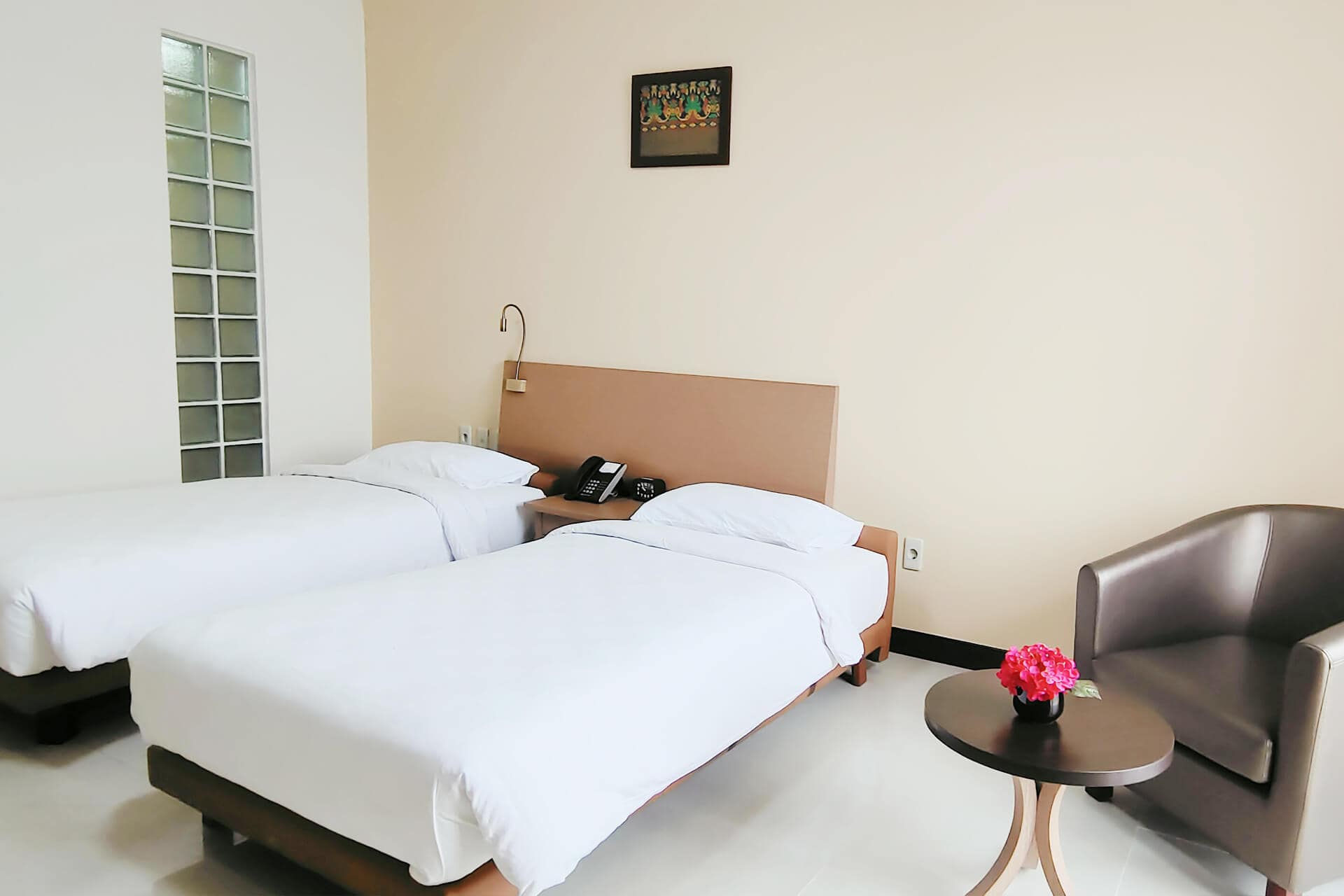 Le Premier Hotel Kota Deltamas - Twin Bed