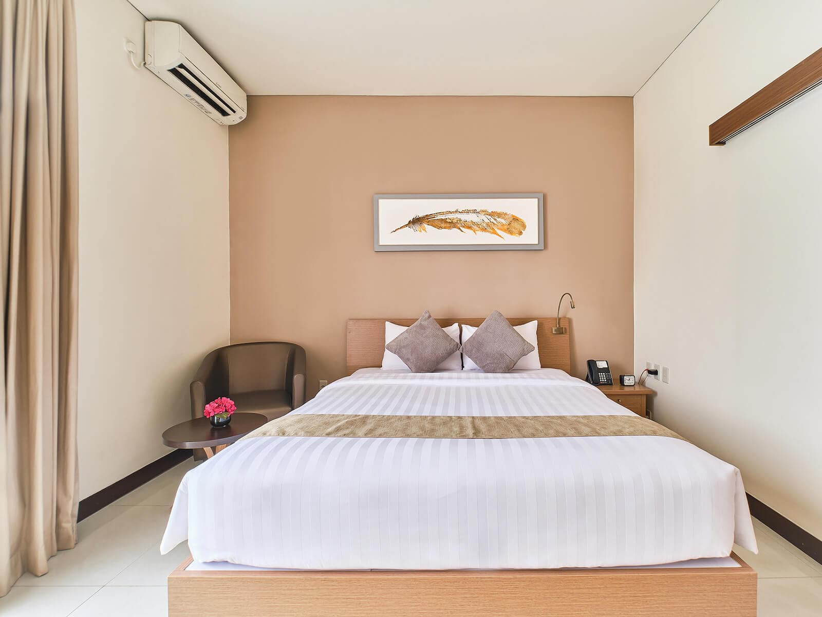 Le Premier Hotel Kota Deltamas - Deluxe Room